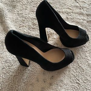 LE CHATEAU Black leather‎ suede platforms. Size 6